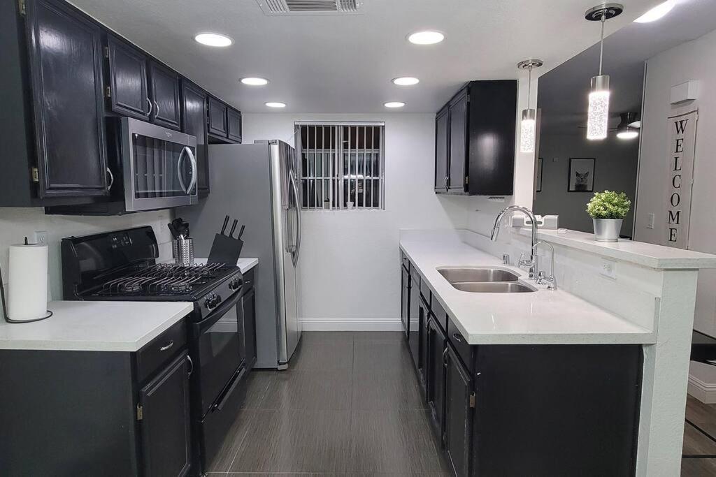 L - Fully Remodeled And Professionally Decorated Las Vegas Exterior photo