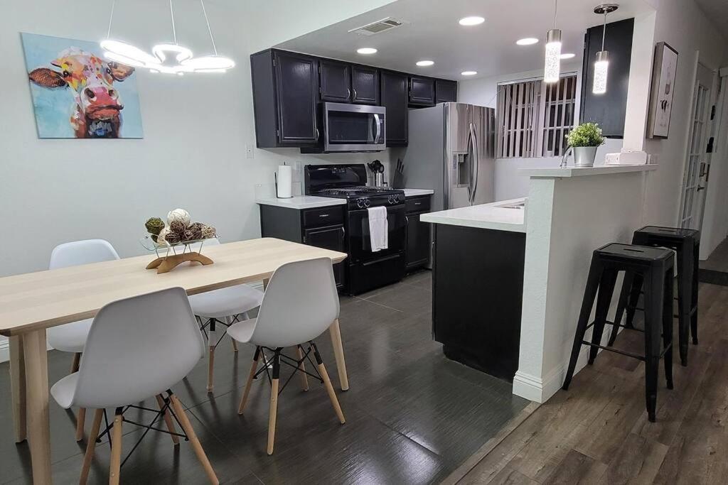 L - Fully Remodeled And Professionally Decorated Las Vegas Exterior photo